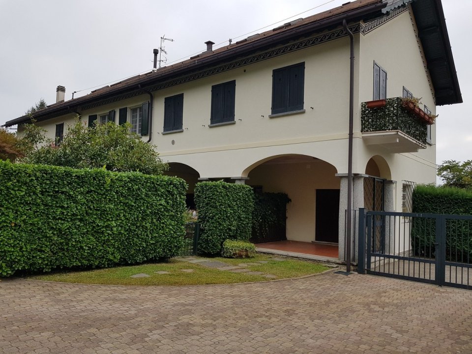 Vendita appartamento sul lago Gignese Piemonte foto 16