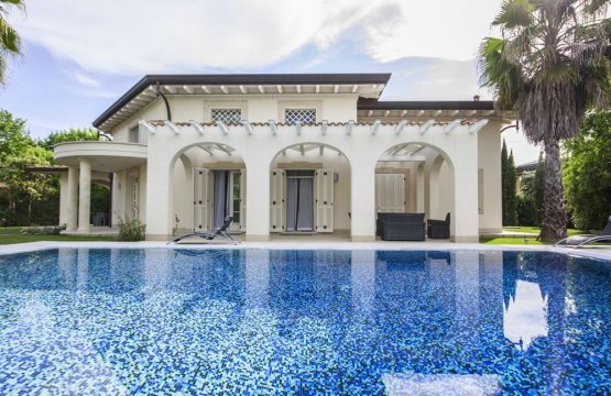 Vendita Villa Zona tranquilla Forte dei Marmi Toscana