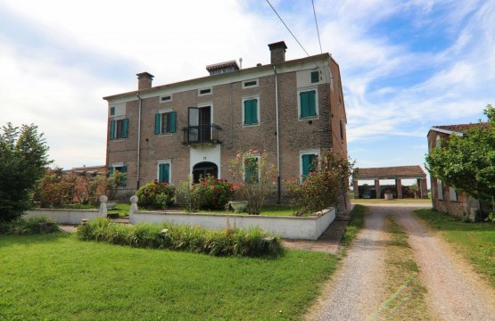 Vendita Casale Campagna Gonzaga Lombardia