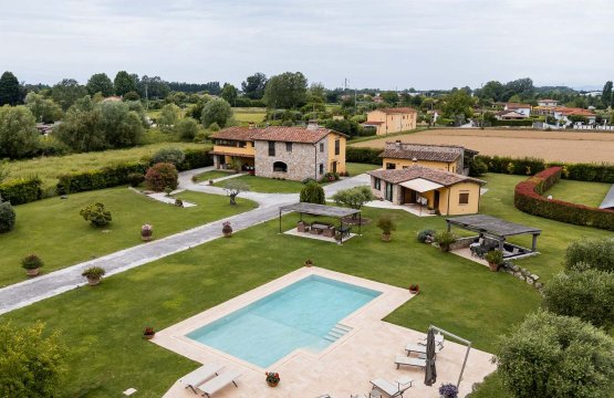 Vendita Villa Campagna Pietrasanta Toscana