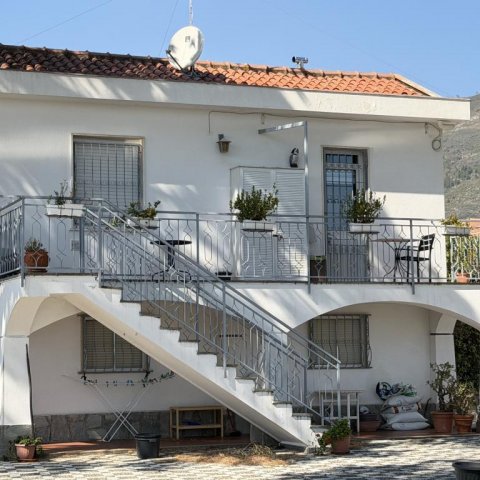 Operazione immobiliare Mare