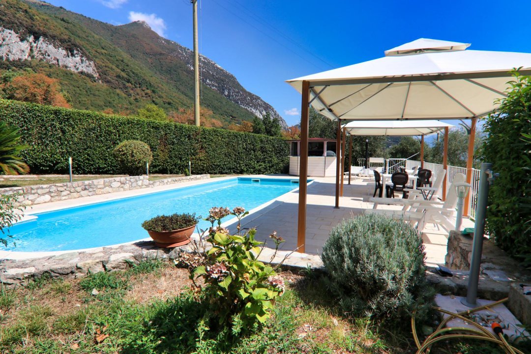 Vendita villa sul lago Toscolano-Maderno Lombardia foto 3