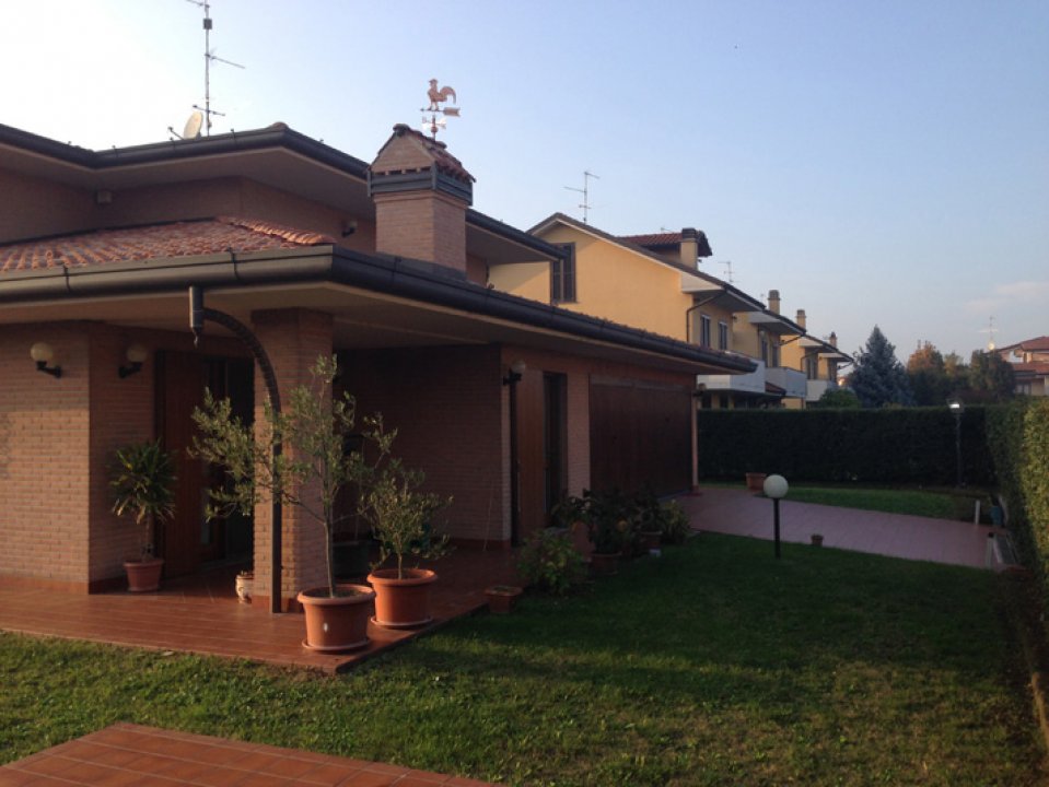 Vendita villa in città Lodi Lombardia foto 20