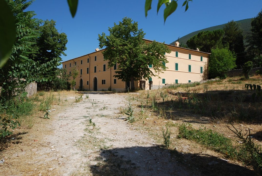 Vendita castello in zona tranquilla Campello sul Clitunno Umbria foto 2