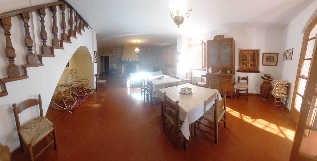 Vendita casale in zona tranquilla Assisi Umbria foto 6