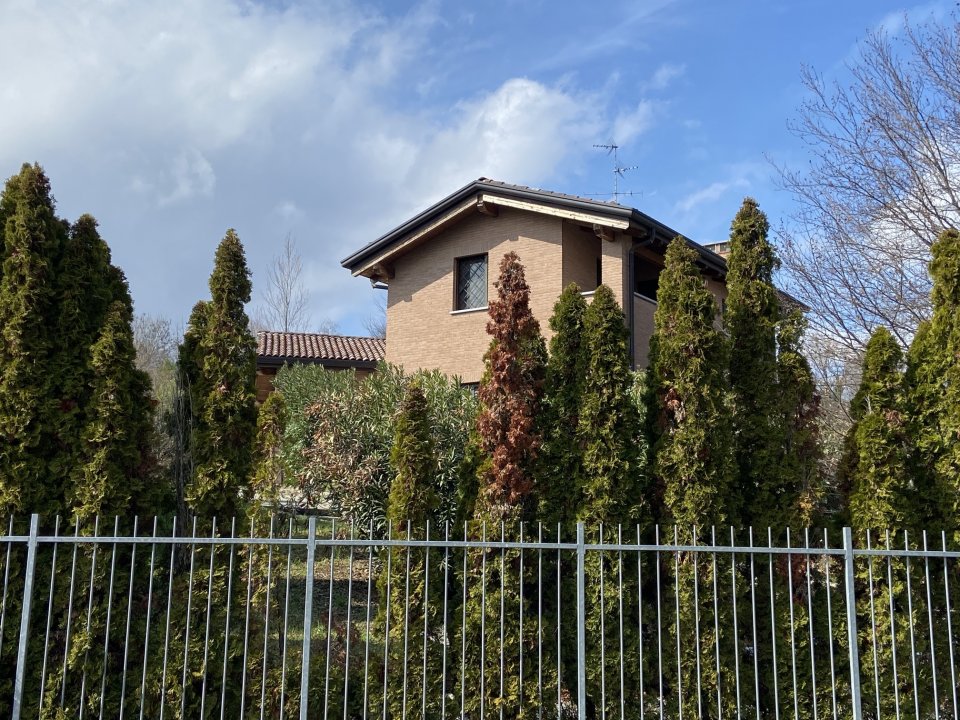 Vendita villa in zona tranquilla Merate Lombardia foto 6