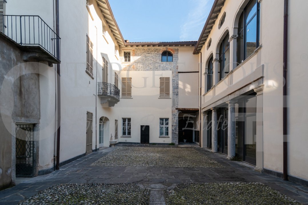 Vendita palazzo in città Como Lombardia foto 2