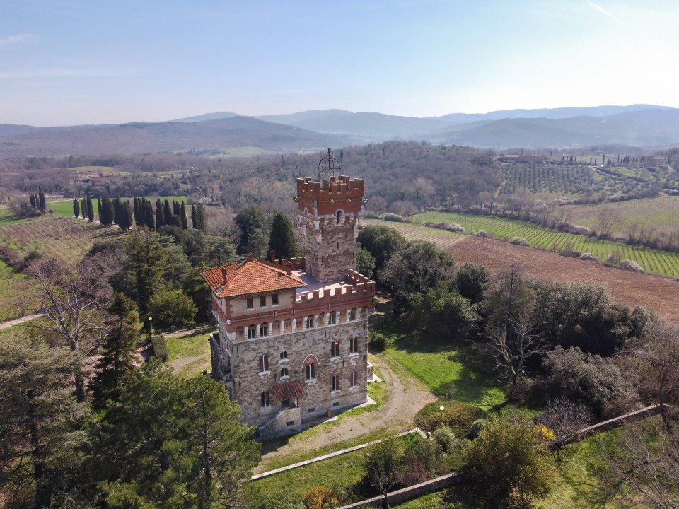 Vendita castello in zona tranquilla Bucine Toscana foto 1