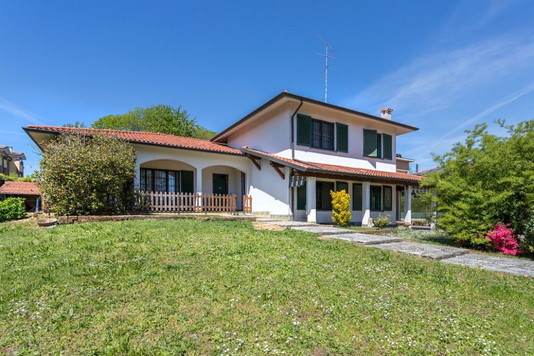 Vendita villa in zona tranquilla Bernareggio Lombardia foto 12