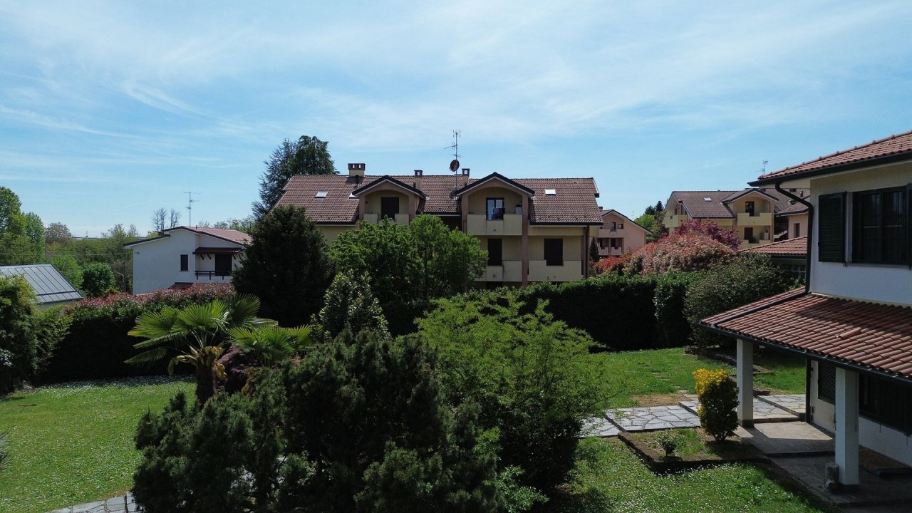 Vendita villa in zona tranquilla Bernareggio Lombardia foto 32