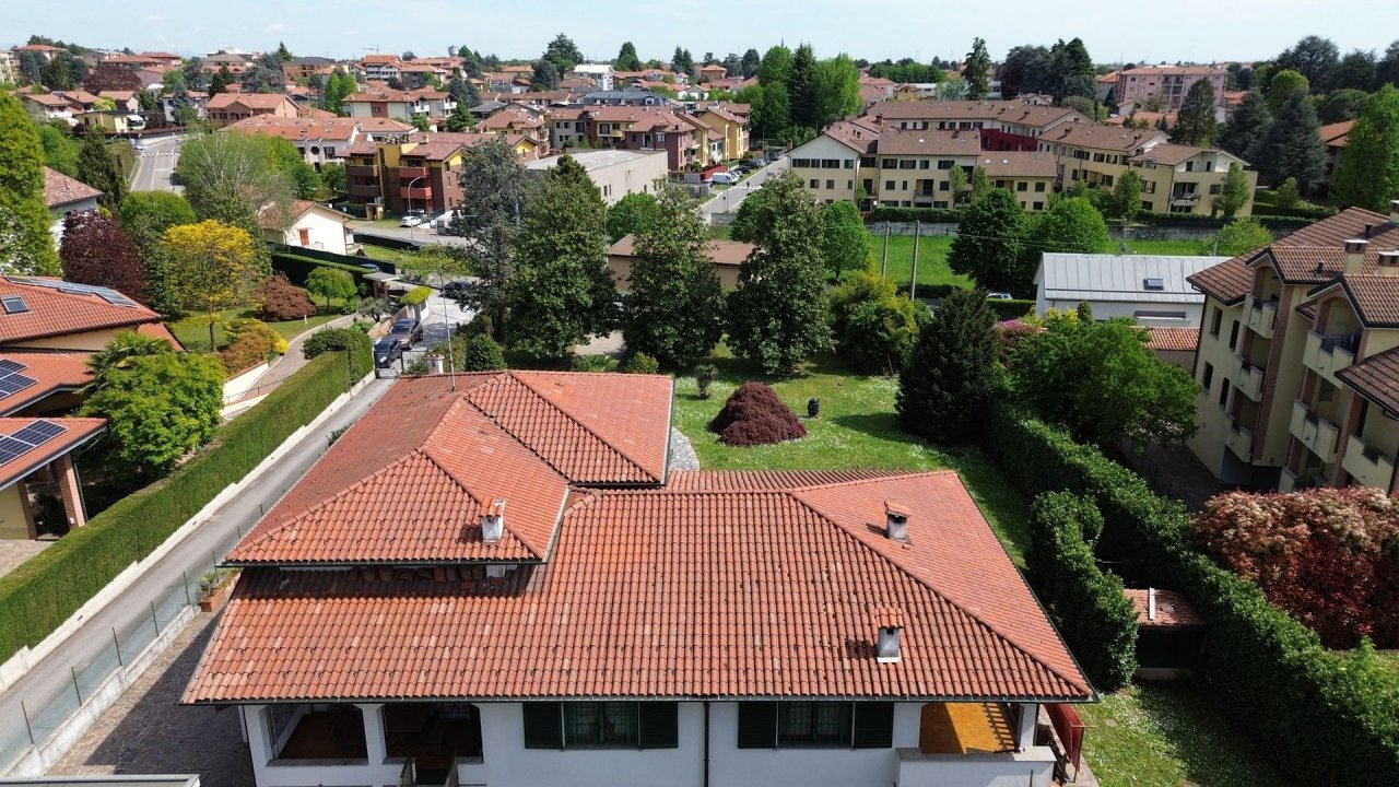 Vendita villa in zona tranquilla Bernareggio Lombardia foto 35