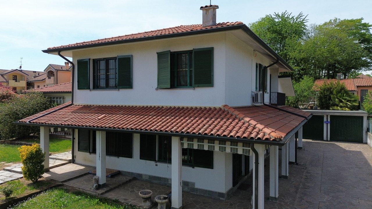Vendita villa in zona tranquilla Bernareggio Lombardia foto 40