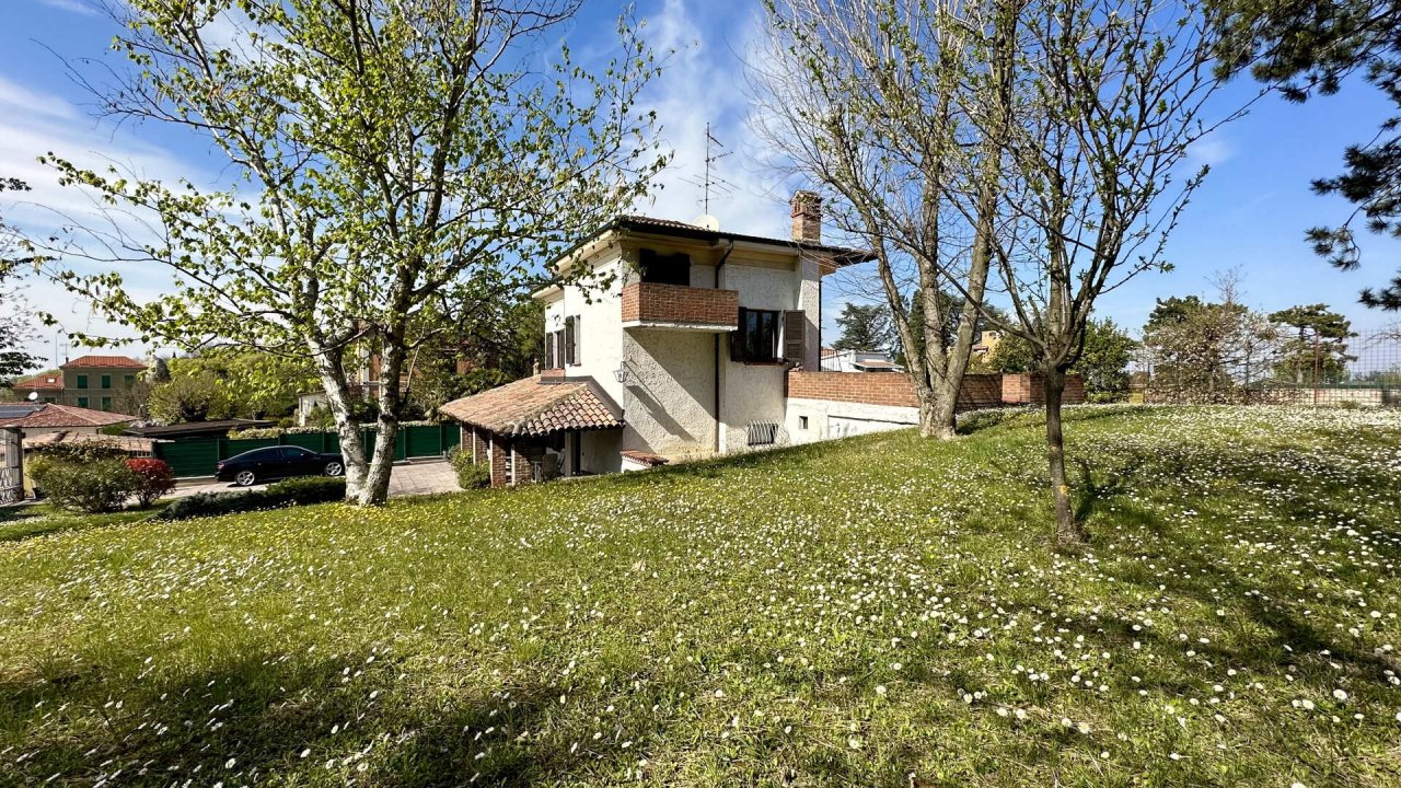 Vendita villa in zona tranquilla Tortona Piemonte foto 2