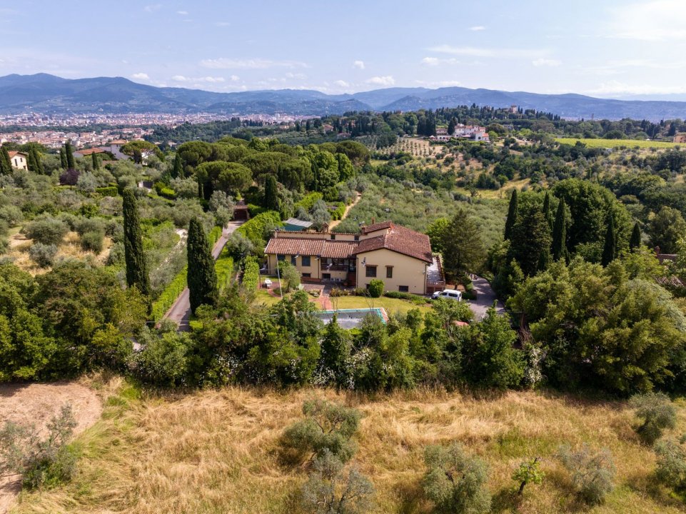 Vendita villa in zona tranquilla Firenze Toscana foto 12