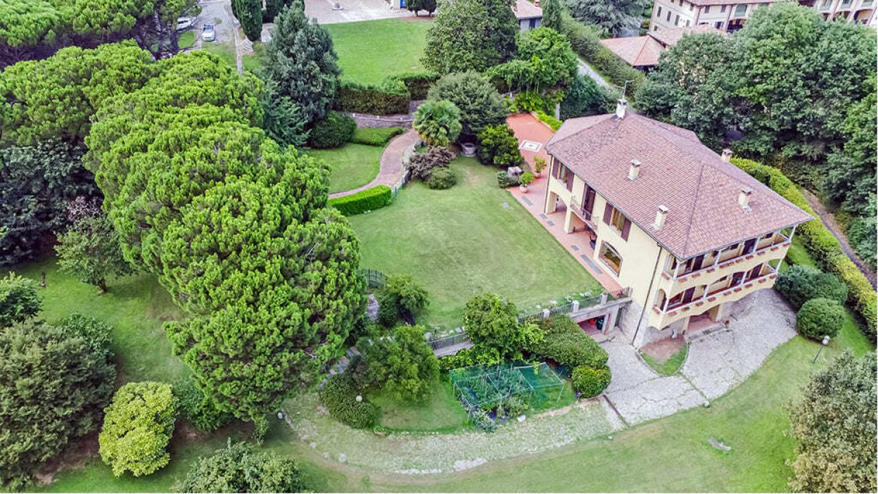 Vendita villa in zona tranquilla Carate Brianza Lombardia foto 2