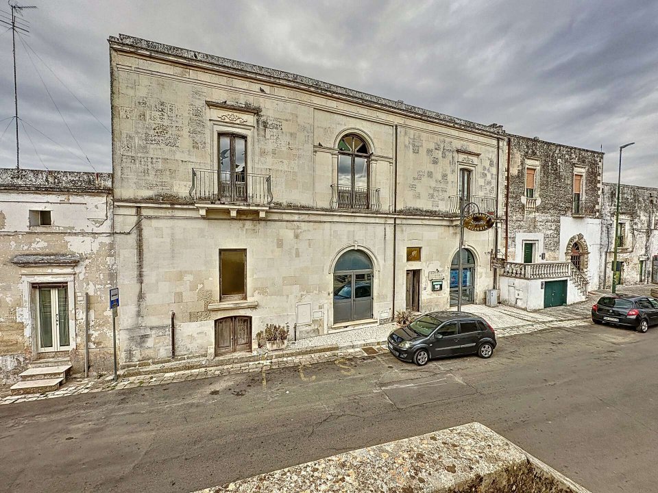 Vendita palazzo in città Palmariggi Puglia foto 2