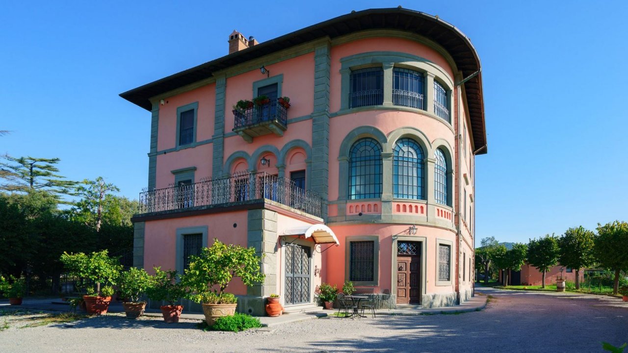 Vendita villa in  Cortona Toscana foto 1