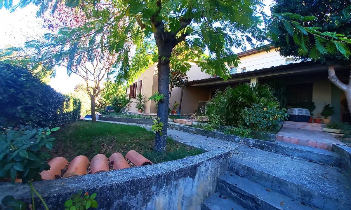 Vendita villa in città Foligno Umbria foto 3