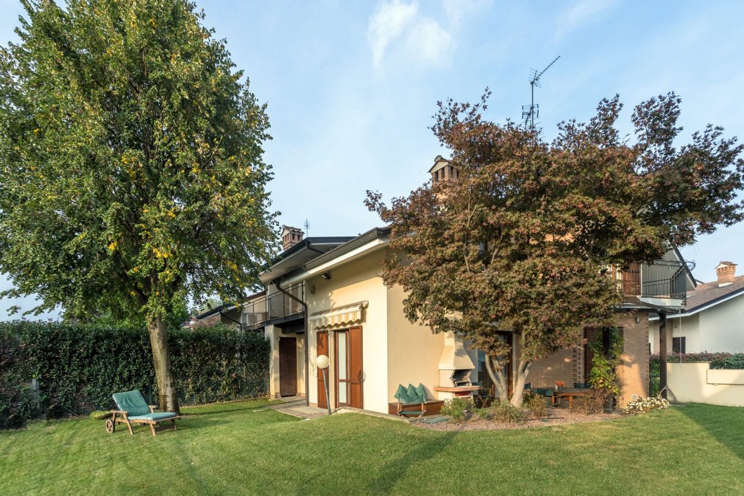 Vendita villa in zona tranquilla Carnate Lombardia foto 7