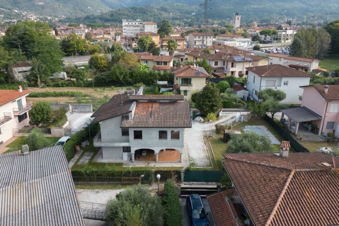 Vendita villa in zona tranquilla Camaiore Toscana foto 2