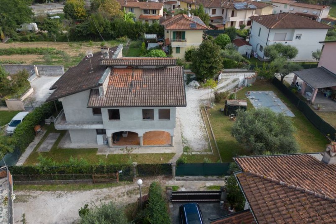 Vendita villa in zona tranquilla Camaiore Toscana foto 6