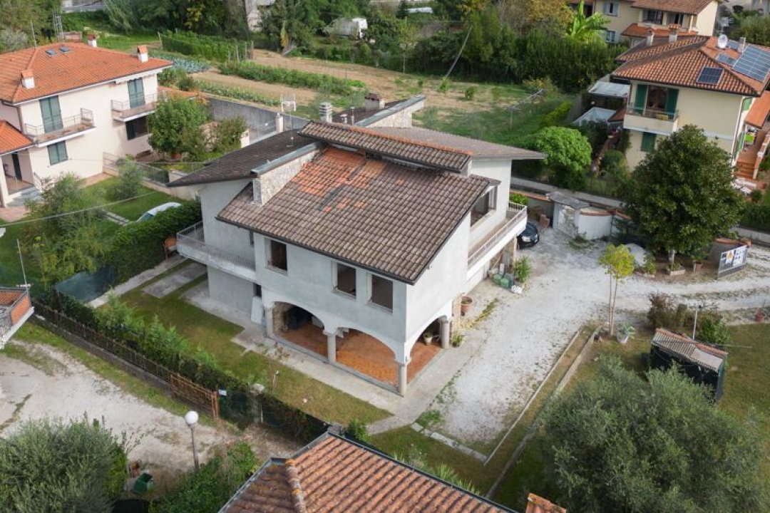 Vendita villa in zona tranquilla Camaiore Toscana foto 3