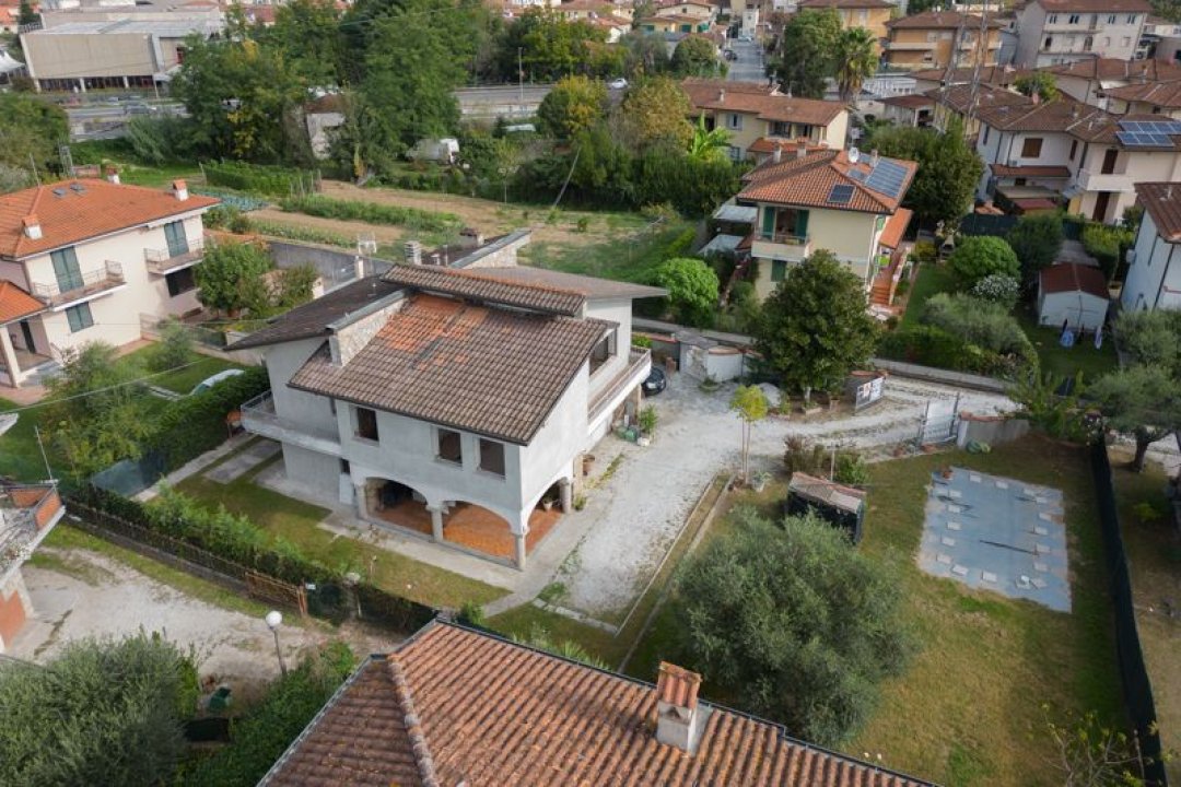 Vendita villa in zona tranquilla Camaiore Toscana foto 7