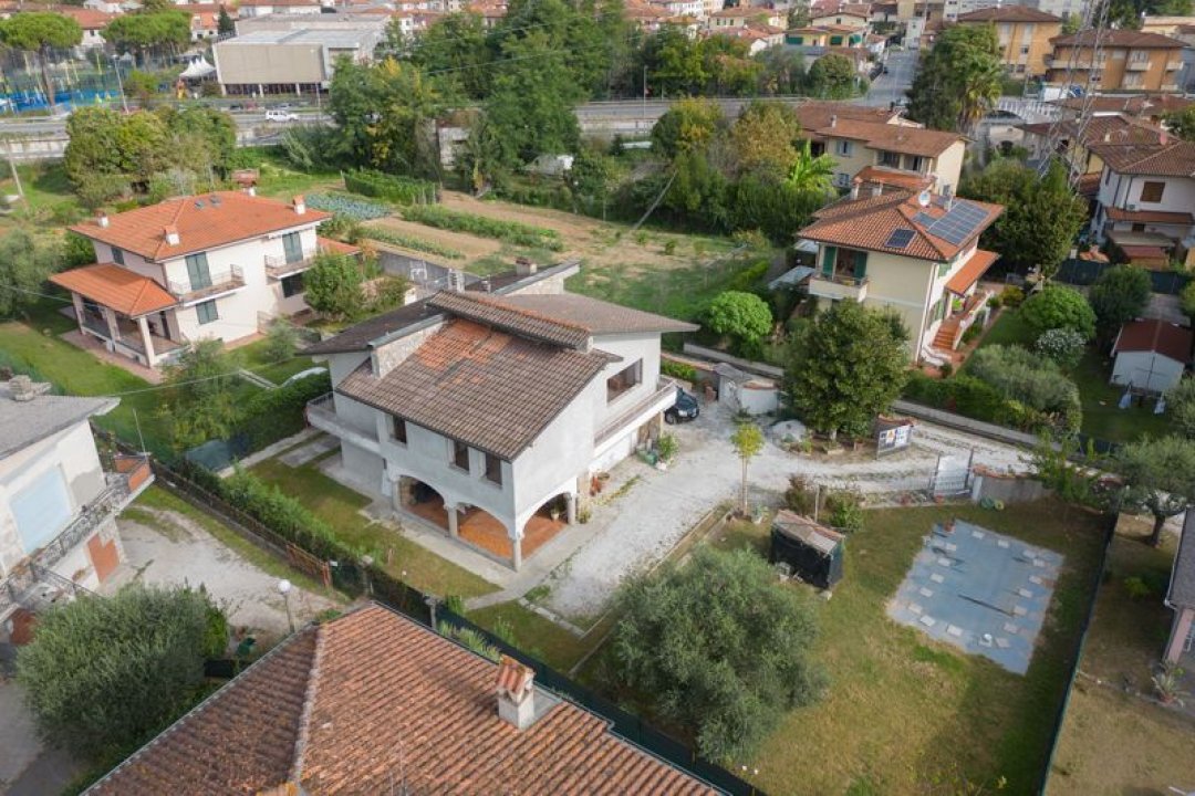 Vendita villa in zona tranquilla Camaiore Toscana foto 8