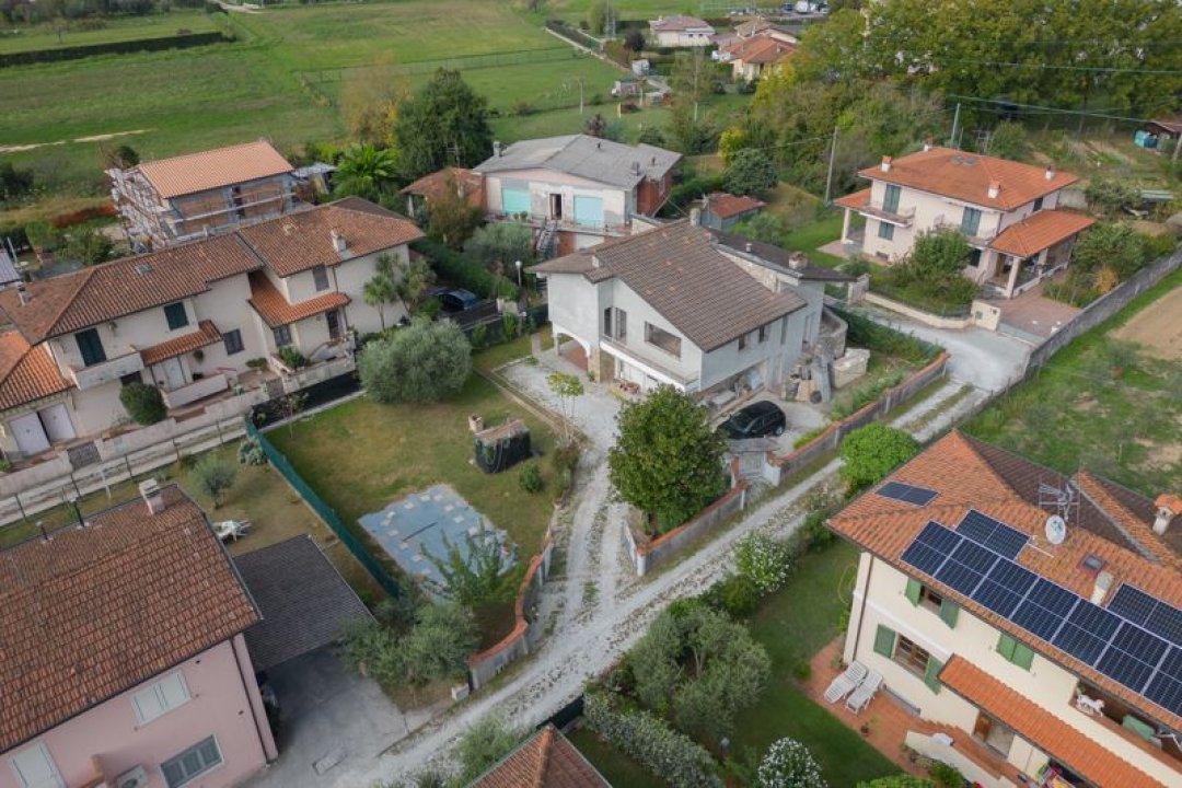 Vendita villa in zona tranquilla Camaiore Toscana foto 16