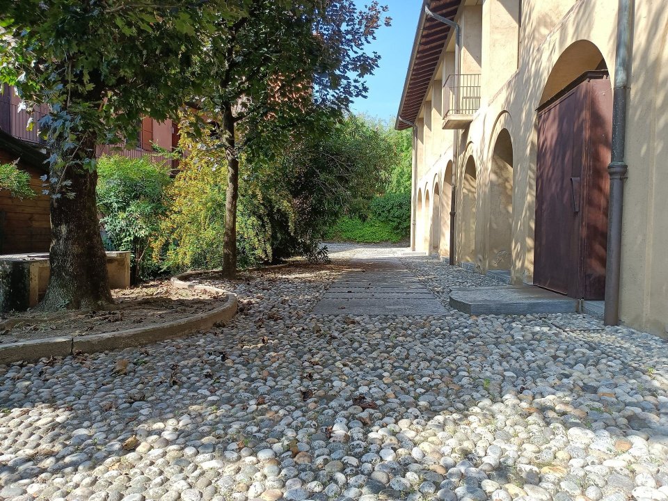 Vendita operazione immobiliare in zona tranquilla Como Lombardia foto 2