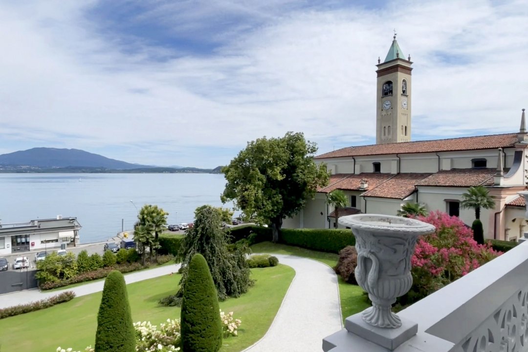 Vendita villa sul lago Lesa Piemonte foto 4