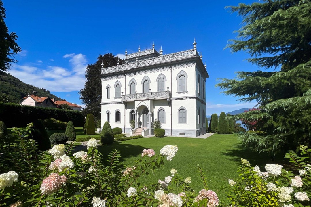 Vendita villa sul lago Lesa Piemonte foto 12