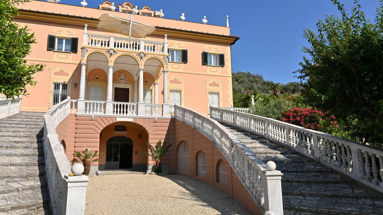 Vendita appartamento sul mare Finale Ligure Liguria foto 42