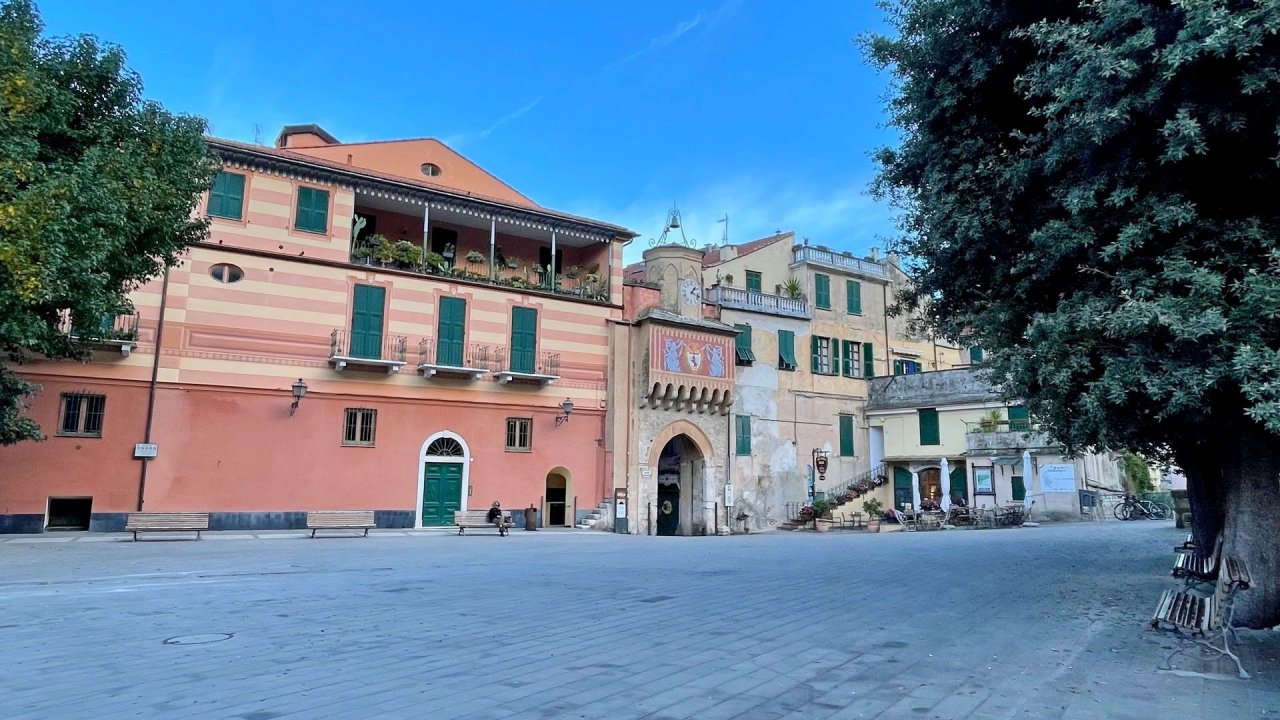 Vendita appartamento sul mare Finale Ligure Liguria foto 15