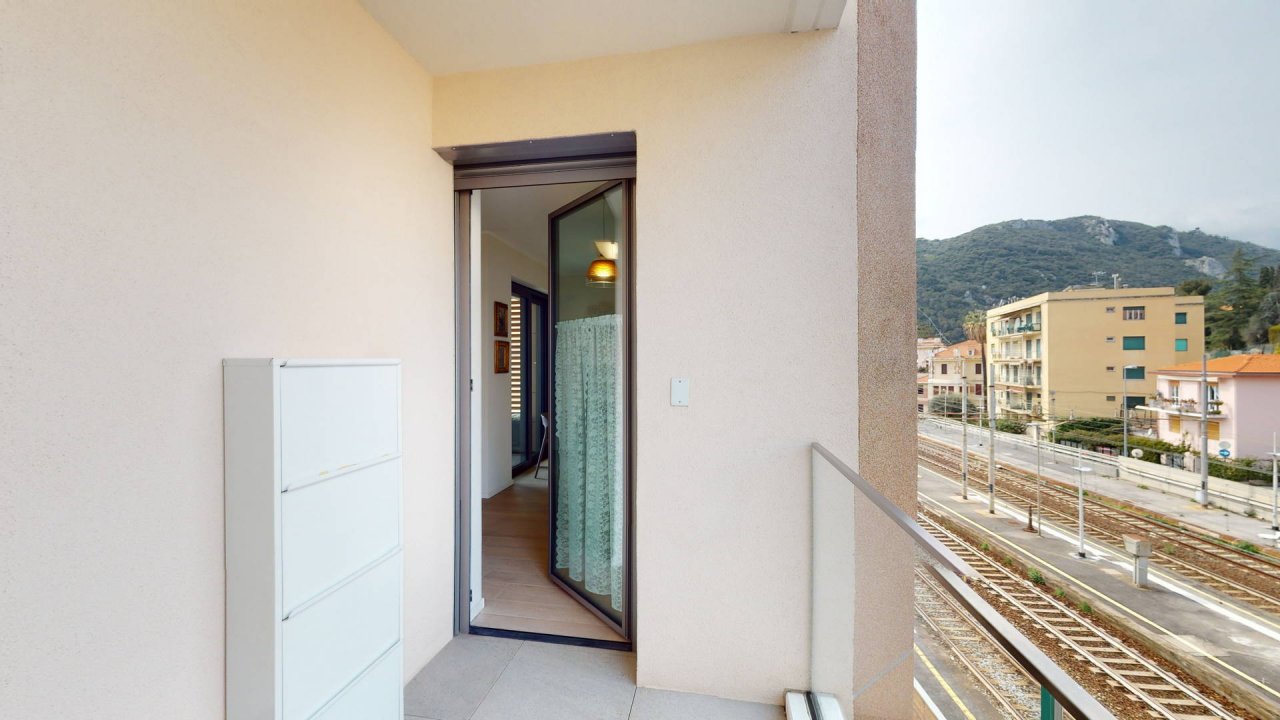 Vendita appartamento sul mare Finale Ligure Liguria foto 39