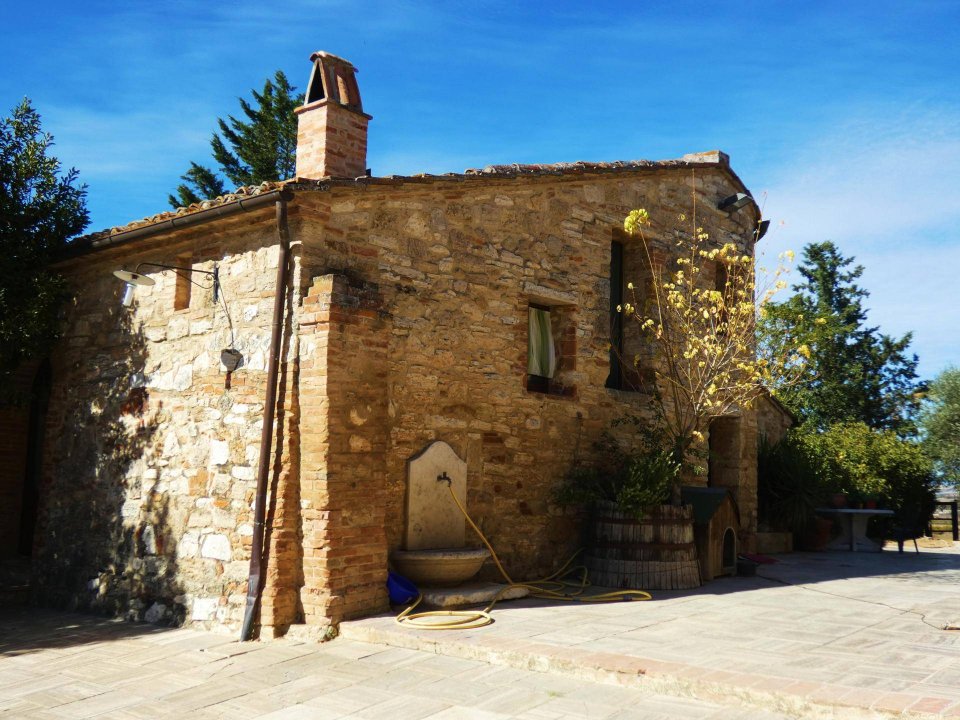 Vendita casale in zona tranquilla Asciano Toscana foto 13