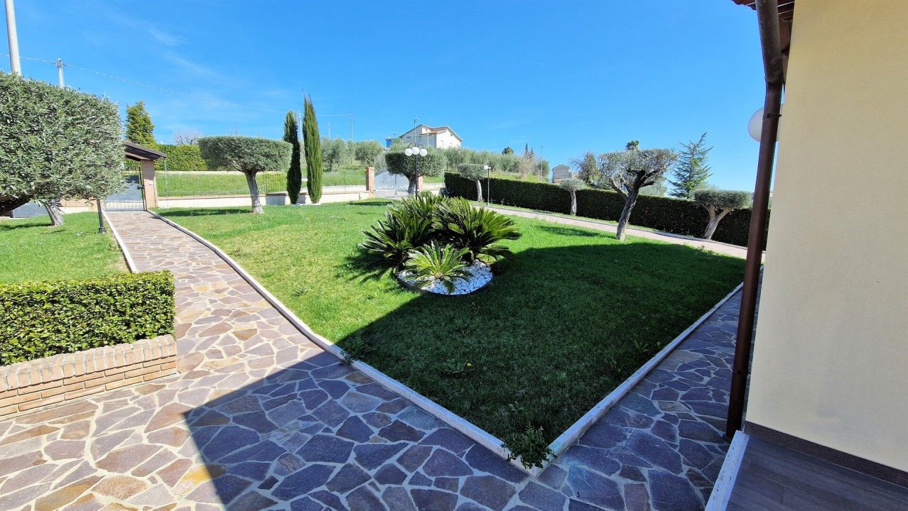 Vendita villa in zona tranquilla Ancarano Abruzzo foto 33