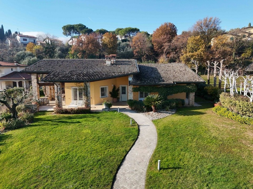 Vendita villa sul lago Padenghe sul Garda Lombardia foto 60