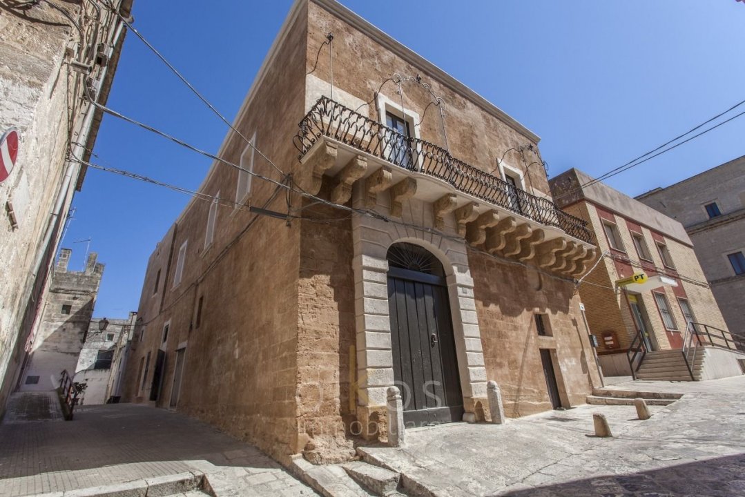Vendita palazzo in città Oria Puglia foto 2
