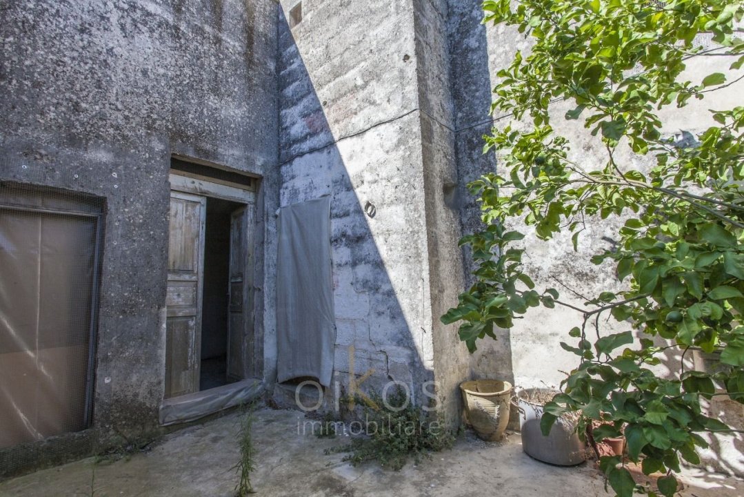 Vendita palazzo in città Oria Puglia foto 23