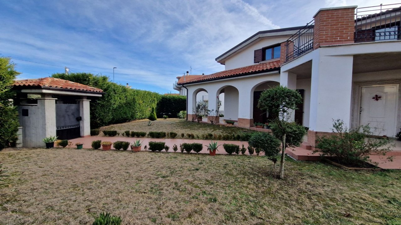 Vendita villa in zona tranquilla Sant´Egidio alla Vibrata Abruzzo foto 21