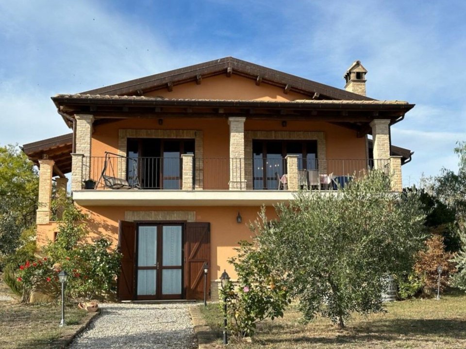 Vendita villa in zona tranquilla Pineto Abruzzo foto 2