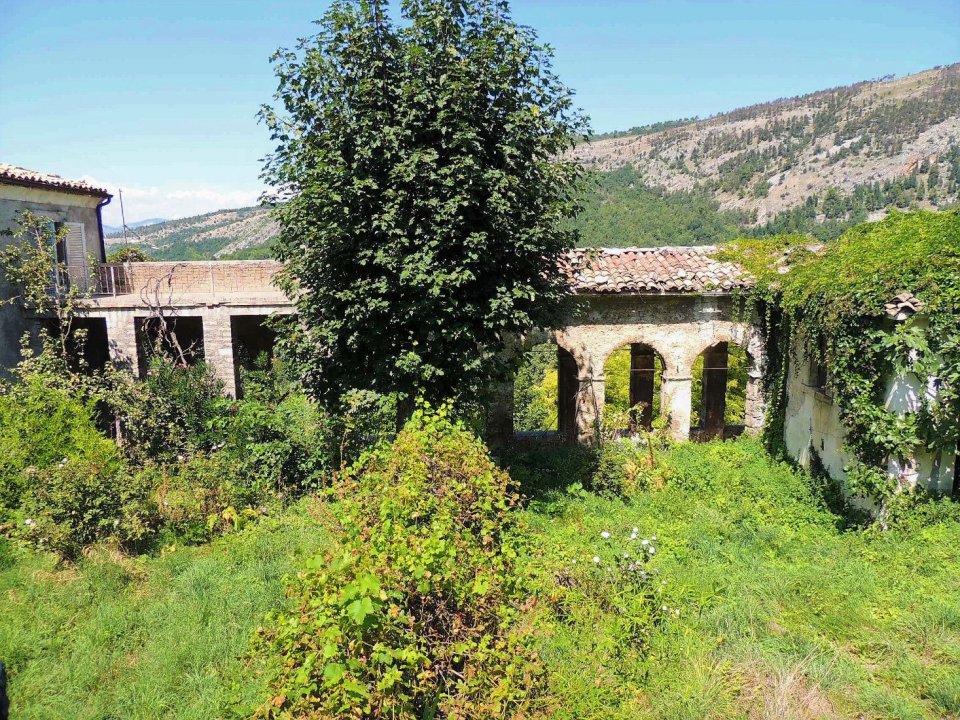 Vendita palazzo in montagna Caramanico Terme Abruzzo foto 2