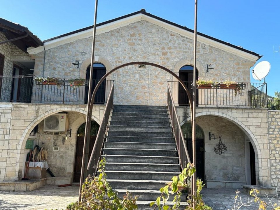 Affitto attività commerciale in zona tranquilla Pennapiedimonte Abruzzo foto 17