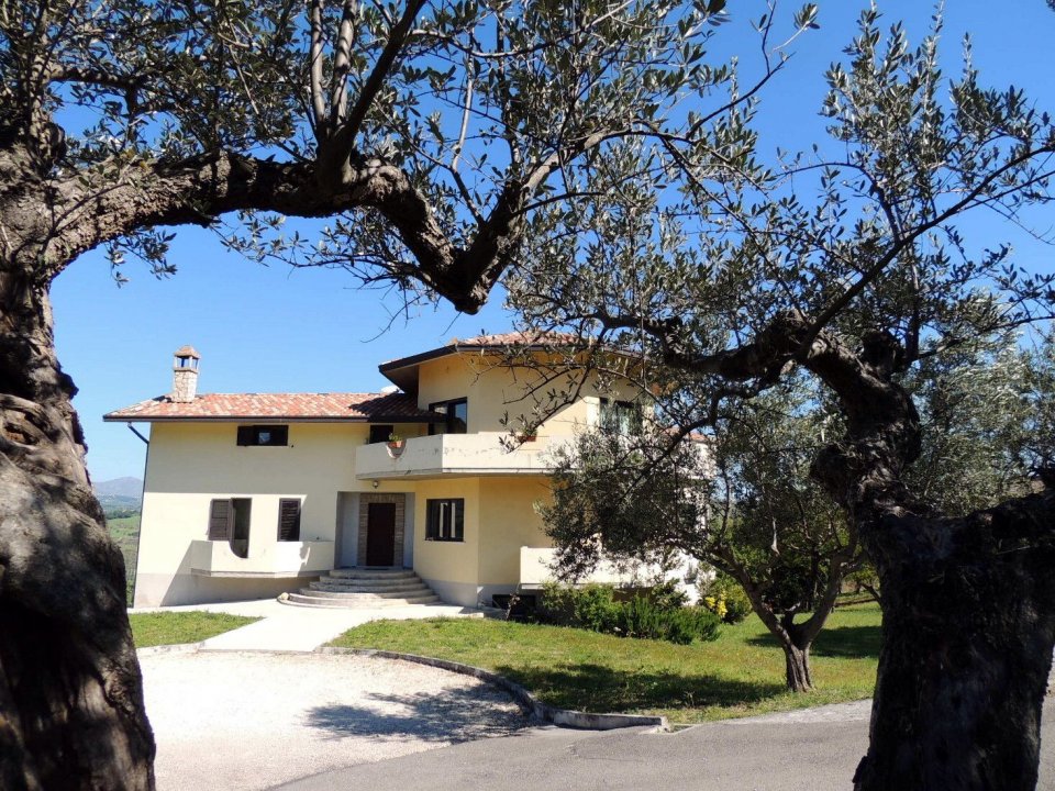 Vendita villa in  San Valentino in Abruzzo Citeriore Abruzzo foto 6
