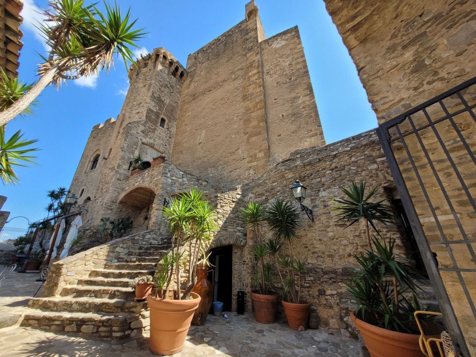 Vendita castello sul mare Roseto Capo Spulico Calabria foto 2