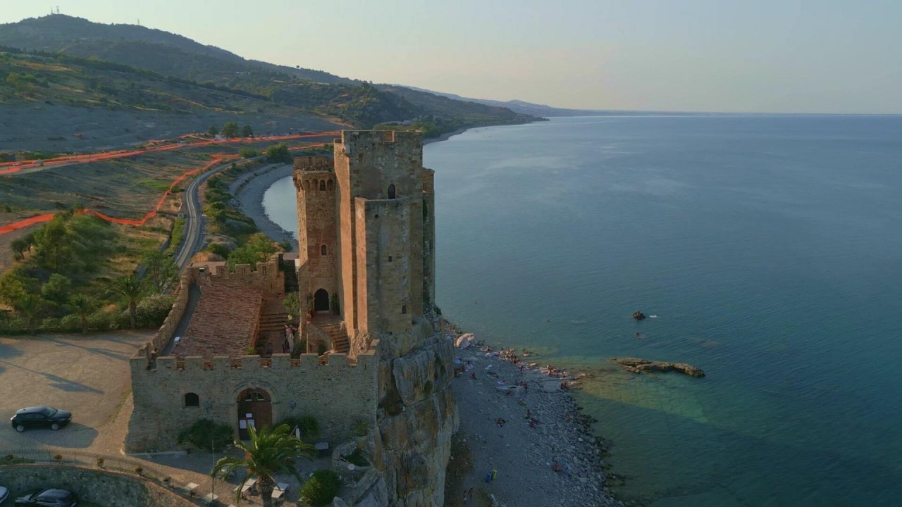 Vendita castello sul mare Roseto Capo Spulico Calabria foto 10