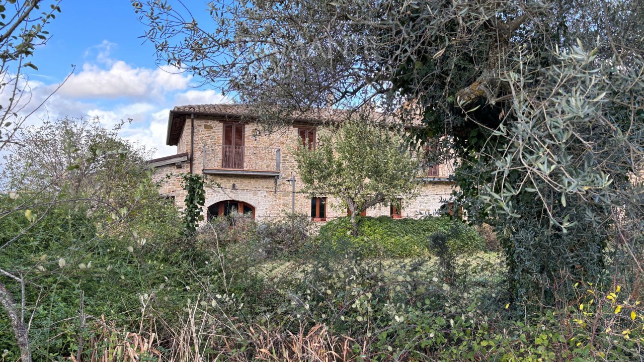 Vendita casale in zona tranquilla Castel Ritaldi Umbria foto 5