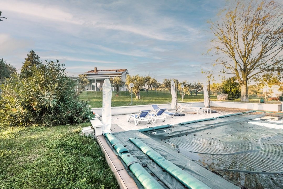 Vendita villa sul lago Peschiera del Garda Veneto foto 26
