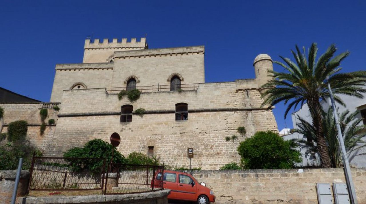 Vendita castello in città Parabita Puglia foto 7